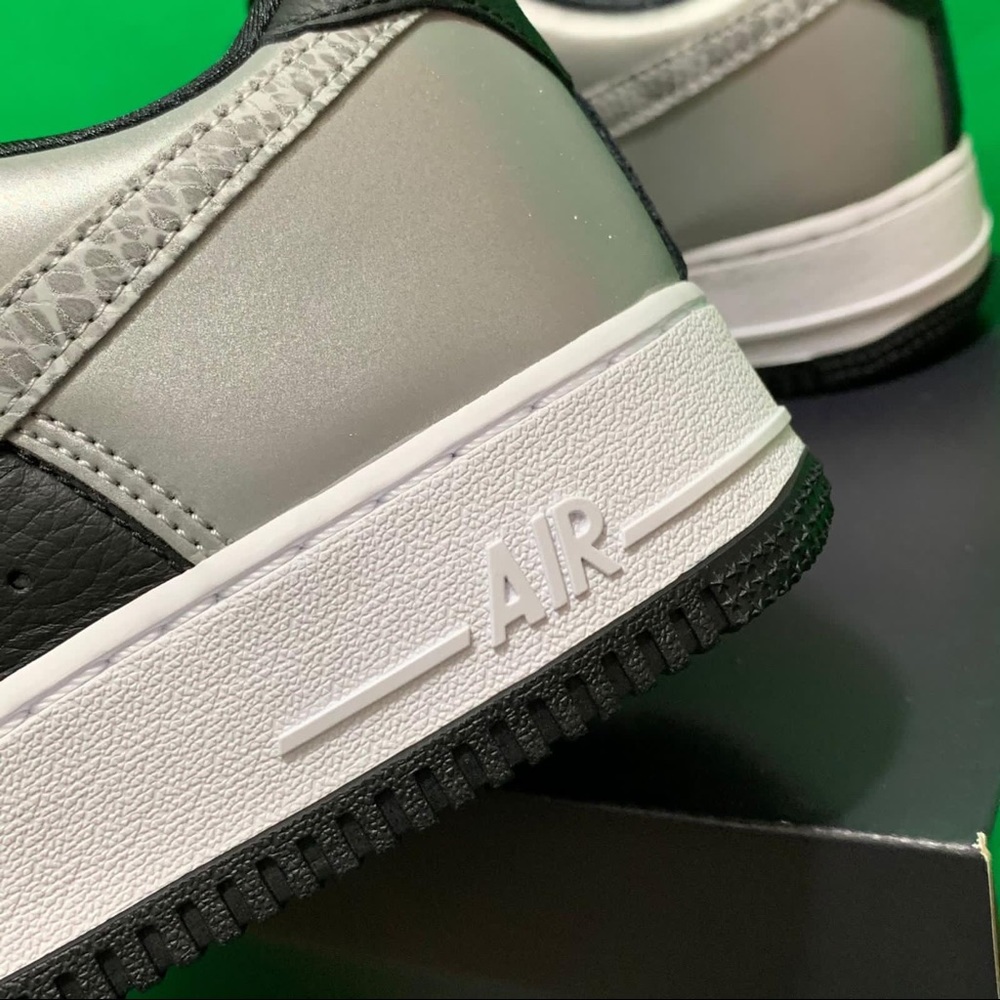 Nike Air Force 1 Silver Snake - New With Box - Picture 9 of 16
